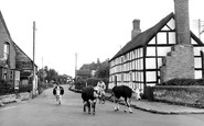 Kingsland, the Village c1955