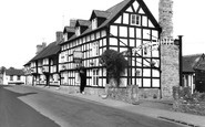 Weobley, the Unicorn Inn c1960