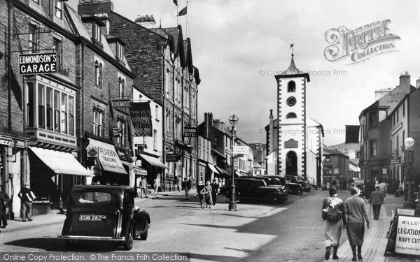 Keswick, Market Square and Moot Hall 1951.  (Neg. K12056)  © Copyright The Francis Frith Collection 2008