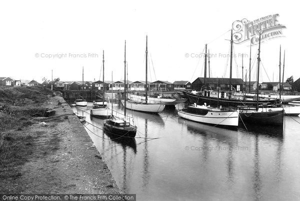 Exmouth, the Harbour 1925