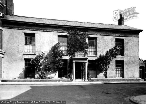 Crediton, Manor House Guest House c1960