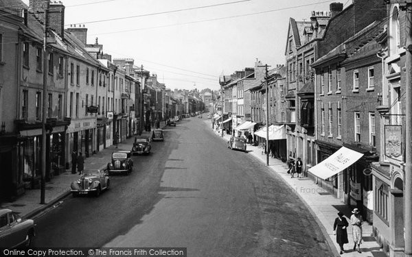 Crediton, High Street c1955