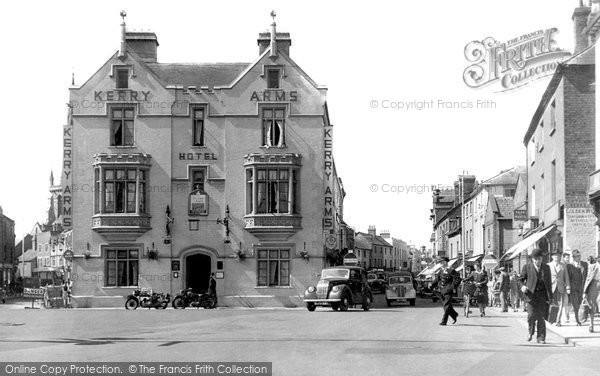 Hereford, the Kerry Arms Hotel and Commercial Road c1950