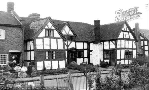 Kingsland, Old Houses c1955