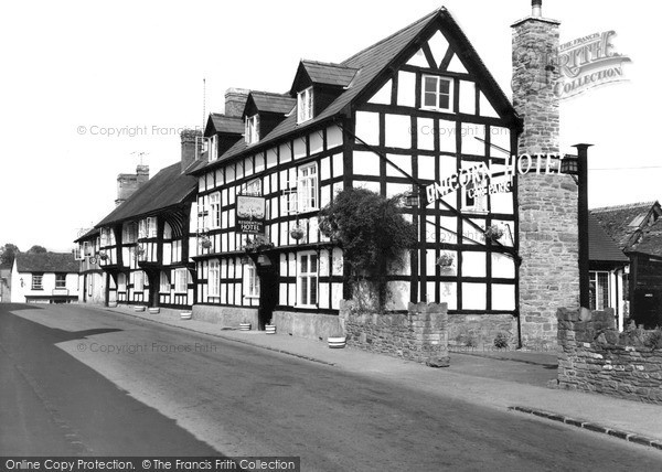 Weobley, the Unicorn Inn c1960