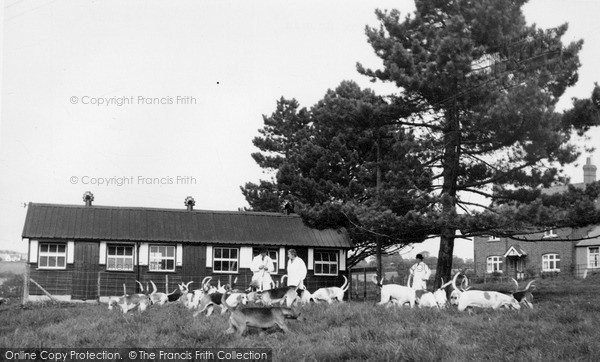 Wormelow, the South Hereford Fox Hounds c1960