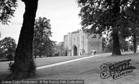 Photo of St Albans, the Abbey Gateway c1955, ref. S2069