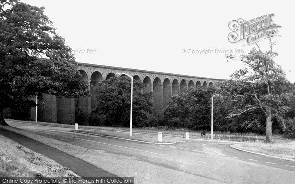 Photo of Welwyn Garden City, the Viaduct c1960, ref. W294054