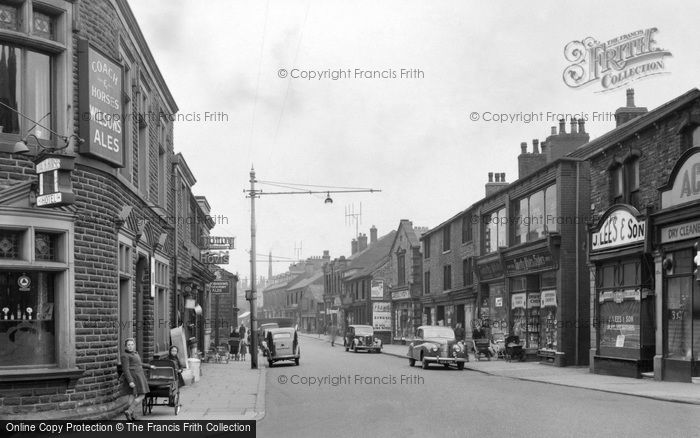 Old Historical, Nostalgic Pictures of Shaw in Oldham, Greater