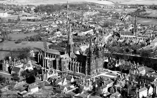 Lichfield, the Cathedral c1955