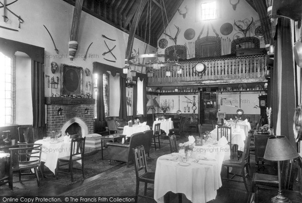 Ockham, the Hautboy Hotel, Dining Room c1938.  (Neg. O6302)  © Copyright The Francis Frith Collection 2008. http://www.francisfrith.com