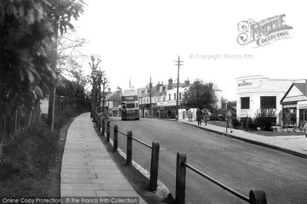 Haywards Heath, the Broadway c1950.  (Neg. H252597)   Copyright The Francis Frith Collection 2008. http://www.francisfrith.com