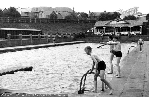 Tredegar, Swimming Pool, Bedwellty Park c1960