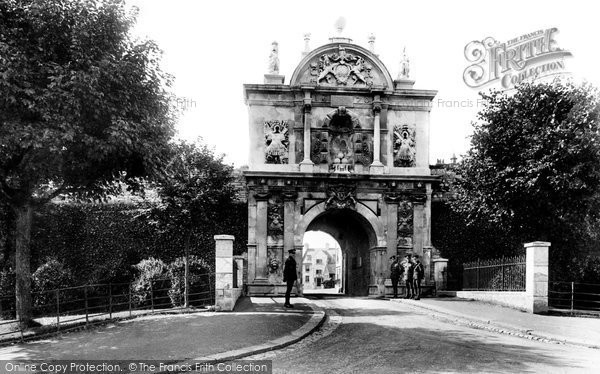 Photo of Plymouth, Royal Citadel Gate 1924, ref. 75921