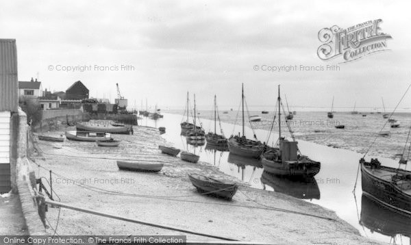 Leigh-on-Sea © Copyright The Francis Frith Collection 2005. http://www.francisfrith.com