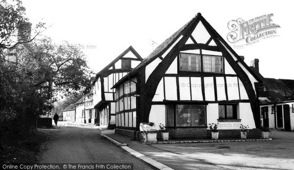 Photo of Weobley, Cruck Cottage c1960, ref. W304101