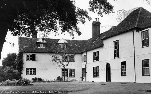Photo of Dagenham, Valence House c1950, ref. D178013