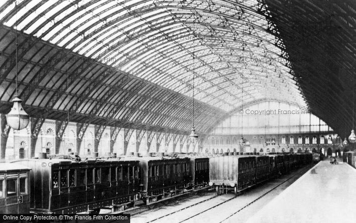 Photo of London, St Pancras Station c1886, ref. L130068