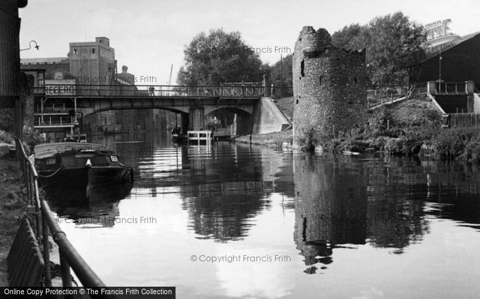 Photo of Norwich, Boom Towers and Carrow Bridge 1938, ref. 88664