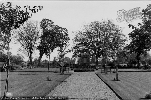 Photo of North Walsham, War Memorial Park c1955, ref. n42017