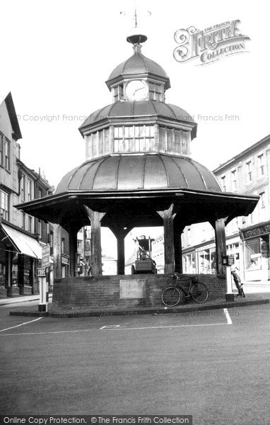 Photo of North Walsham, the Clock Tower c1955, ref. n42034