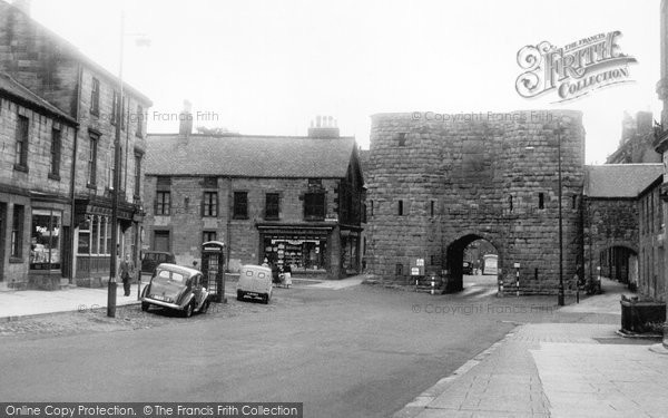Photo of Alnwick, Bondgate Without c1965, ref. A223036