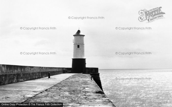 Photo of Berwick-Upon-Tweed, the Pier Lighthouse 1960, ref. B305038