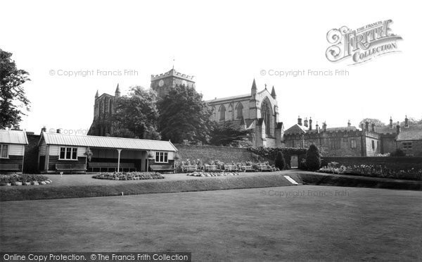 Photo of Hexham, the Abbey and Bowling Green c1960, ref. H80077