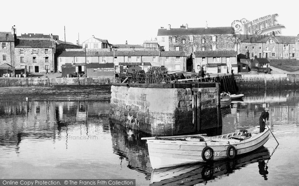 Photo of Seahouses, the Harbour c1936, ref. S521027
