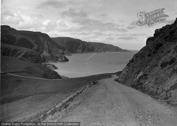 Photo of St Abbs, Head, Lighthouse Road c1935, ref. s416021