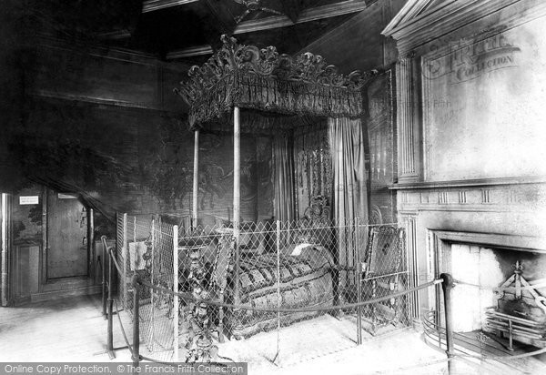 Photo of Edinburgh, Palace of Holyroodhouse, King Charles's Bedroom 1897, ref. 39172